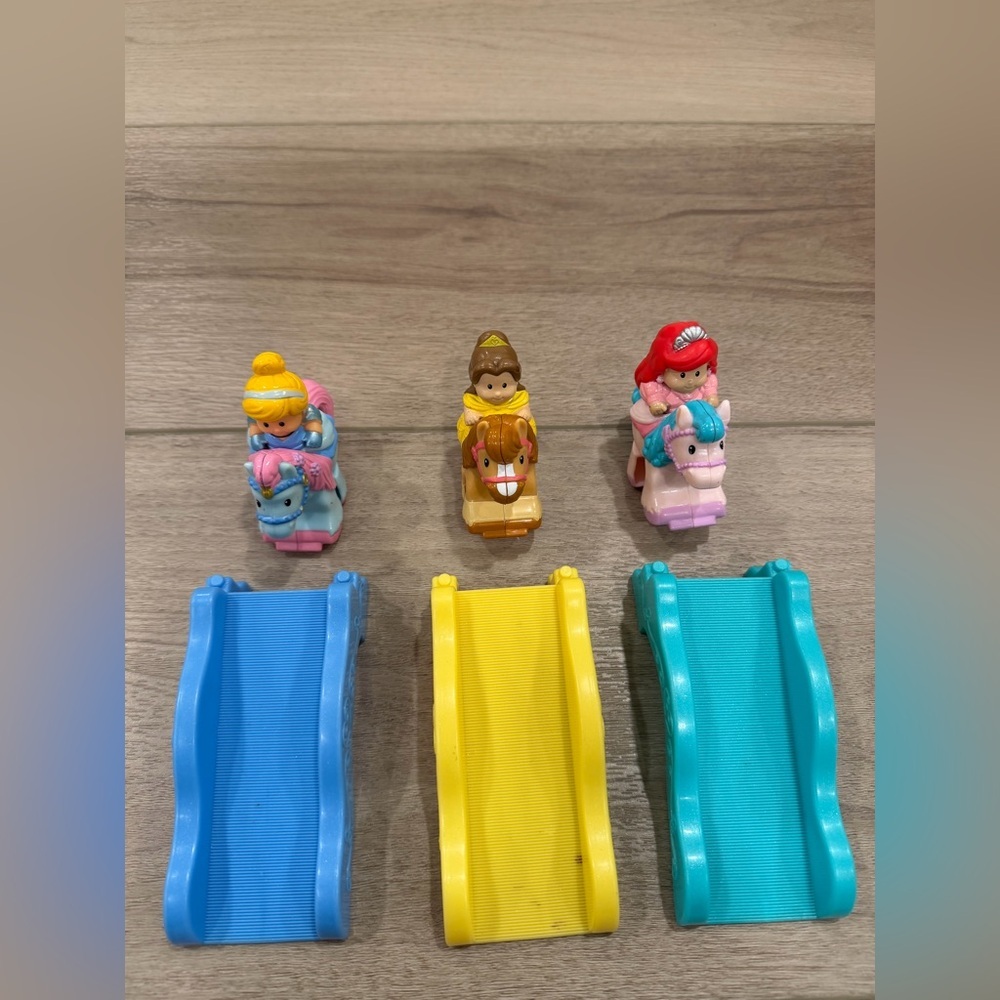 Fisher-Price Little People Klip-Klop Princess Cinderella, Ariel, Belle, Ramps